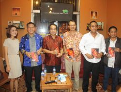 Nasrul dan Hikayat di Balik Buku M Hidayat