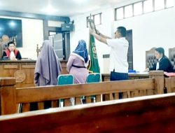 Ibu Kandung Terdakwa Terisak di Depan Sidang