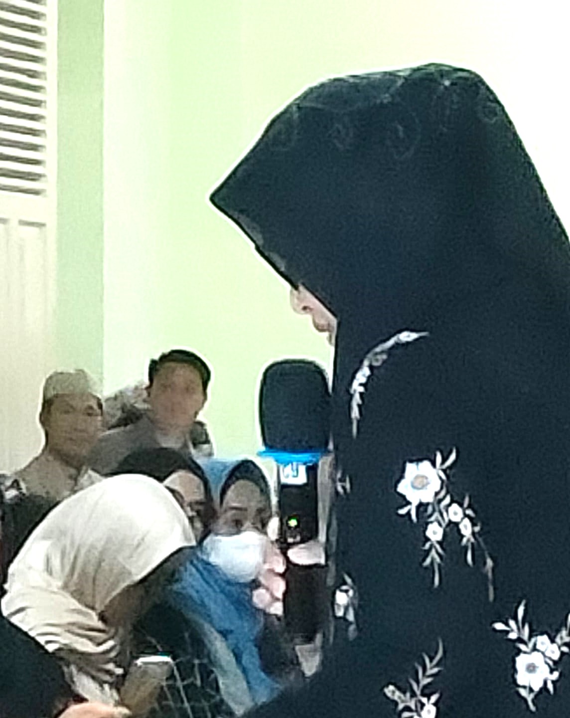 Prof.Dr.Dwia Aries Tina Pulubuhu