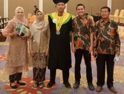 Suriati Tubi; Orang Tua Siapa Tidak Bahagia Melihat Anaknya Wisuda