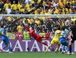 Rumania ‘Bantai’ Ukraina 3-0 Slovenia-Denmark 1-1, Inggris-Serbia 1-0