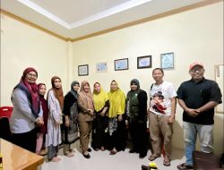 Komunitas Anak Pelangi Ajak Lurah Parang Tambung Bahas Sampah dan Kebun Lorong