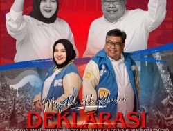Putri dan Ayah Memanggil Warga Palopo