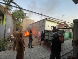 Lurah Parang Tambung Bakar Lorong