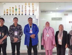 Chaidir Syam – Suhartina Bohari Jalani Tes Kesehatan di RSP Unhas