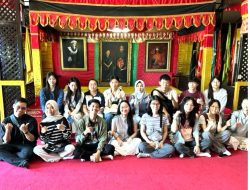 FIB Unhas Terima 13 Mahasiswa China