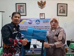 Peneliti Unismuh Parepare Meneliti Limbah Buah Menjadi Eko Enzim di SLBN 1 Parepare