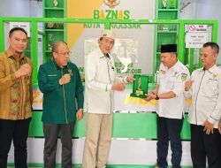 Polres Pelabuhan Serahkan Zakat ke BAZNAS Makassar