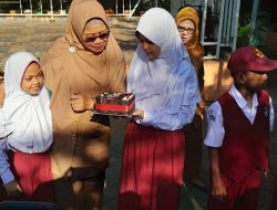 Senin Pagi, Sebelum Kepala Sekolahku Pamit