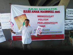 Gelar Diskusi Buku “Menggugat Politik Perlindungan Anak” di Kolong Fly Over Km 4 Makassar