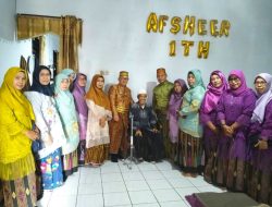 SMKN 1 Pangkep Serahkan Cenderamata dan Kunjungan ke Guru Purna Bakti