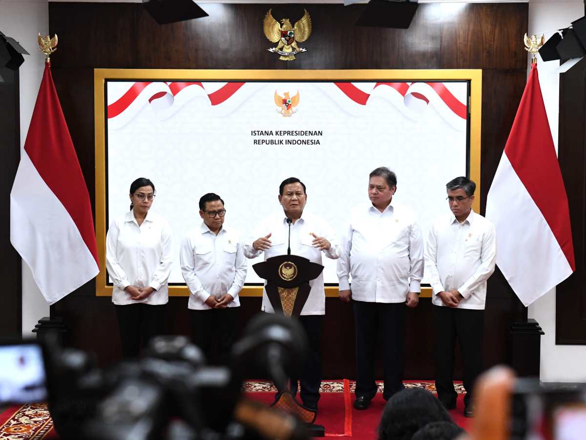 Presiden Prabowo Subianto mengumumkan kenaikan rata-rata upah minimum nasional (UMN) sebesar 6,5 persen untuk tahun 2025