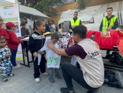 Jelang Musim Dingin, Lazismu Kirimkan Pakaian Hangat ke Palestina