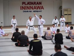 Pj Gubernur Prof Zudan Latih Karate ASN dan Satpol PP