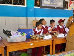 Meski Halaman Sekolah Tergenang Air, SD Negeri Parinring Makassar Gelar Karya P5 