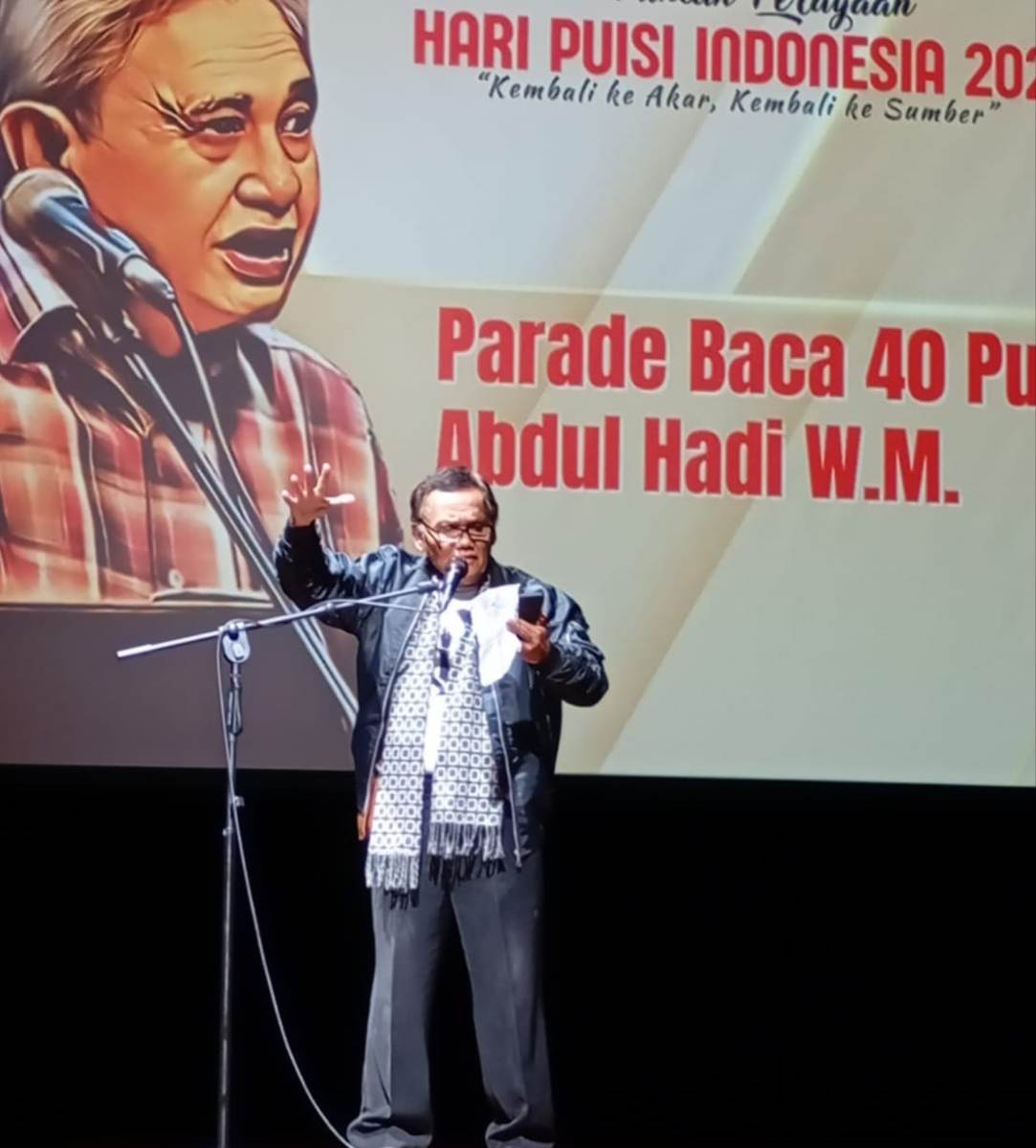 Penyair Pulo Lasman Simanjuntak (63)