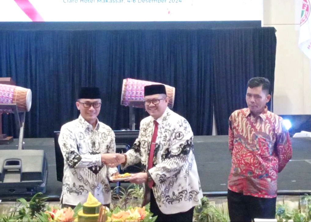 Ketua Persatuan Guru Republik Indonesia (PGRI) Provinsi Sulawesi Selatan (Sulsel) Prof Dr Hasnawi Haris