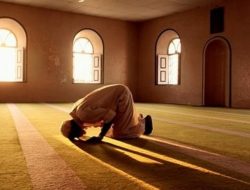 Dr. Andi Hamzah, Lc, M.A: Bencana Terbesar Jika Orang Islam Tak Salat