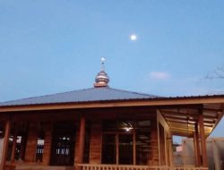 Keunikan Masjid Kayu Kapal Munzalan Bulukumba