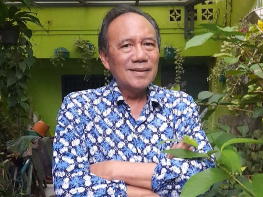Prof.Dr.Wahyu Wibowo, Penyair ,Sastrawan, dan Penulis 50 buku yang sehari-harinya adalah Dosen Filsafat Bahasa pada Fakultas Bahasa dan Sastra Universitas Nasional, Jakarta.(Foto : Ist/Kir/Lasman Simanjuntak)