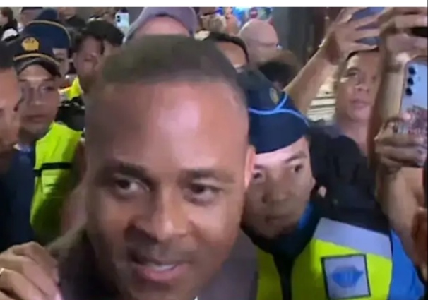 Kluivert Tiba di Indonesia