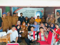 Sampah Plastik jadi Paving Block, Inovasi Sukses Mahasiswa KKNT 113 Unhas Desa Mangepong