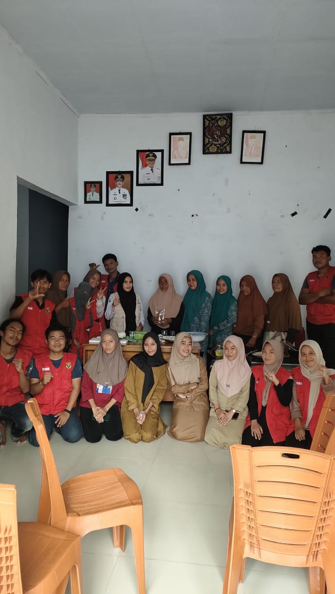 Mahasiswa KKNT Pengembangan Ekonomi Kreatif dan UMKM Gel. 113 Desa Pulau Persatuan Kec. Pulau Sembilan, Kabupaten Sinjai membuat inovasi baru.