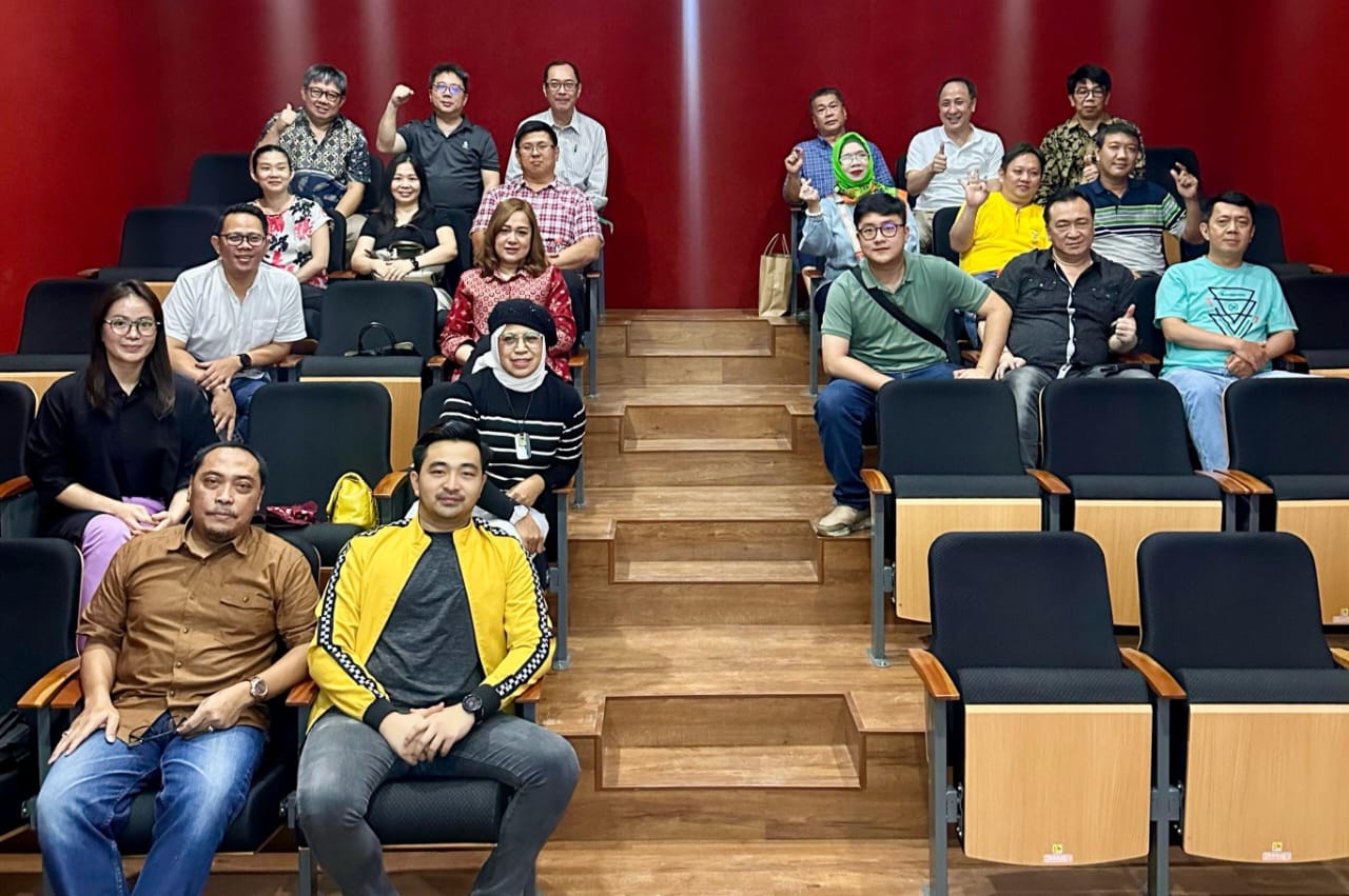 Pengurus Persaudaraan Alumni SMA Katolik Rajawali (SMAKARA) Makassar Periode 2024-2029 menggelar pertemuan perdana yang berlangsung secara hybrid