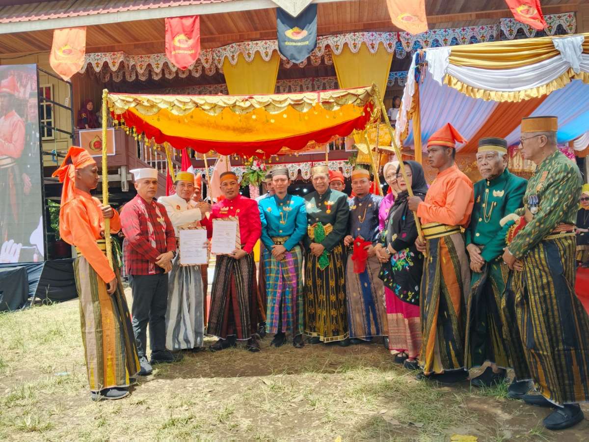 Penobatan Karaeng Sanrobone XXXIII yang berlangsung di Balla Lompoa Sarraka, Sanrobone, Kabupaten Takalar pada Sabtu (15/2/2025)