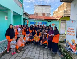 Rumah Zakat Sulsel Berbagi Kurma untuk Lansia