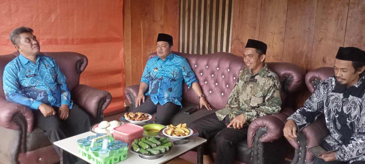 PJ Bupati Bantaeng Andi Abubakar berkunjung ke salah satu calon mitra MBG