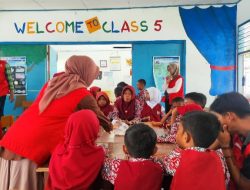 Siswa SDN 22 Kanalo II Sinjai Antusias Ikuti Pelatihan Pembuatan Souvenir dari Cangkang Kerang