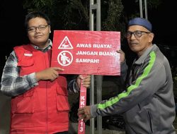 Mahasiswa KKNT 113 Unhas Buat Plang “Awas Ada Buaya”
