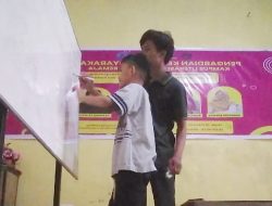 Update Kampus Lorong: Abdul Rauuf Muri Ubah Lirik Latin Lagu “Ininnawa Sabbarra” Menjadi Aksara Lontara