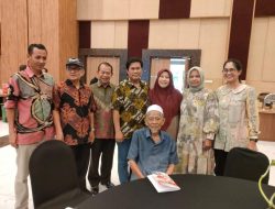 Di Balik Peluncuran Edisi Revisi Buku “A.Amiruddin Nakhoda dari Timur” (5): Mau Menonton Film Pinjam Celana untuk Tonton Bioskop