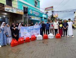 OSIS SMPIT Darul Fikri Makassar Salurkan 830 Paket Takjil kepada Masyarakat