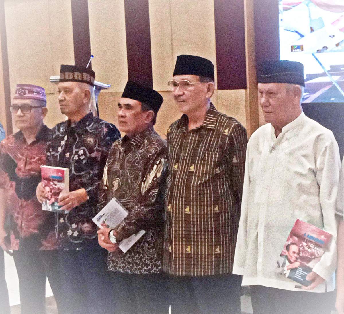 Prof Husni Tanra