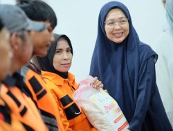 Melinda Aksa dan Permabudhi Sulsel Peduli Kasih di Masjid Cheng Hoo