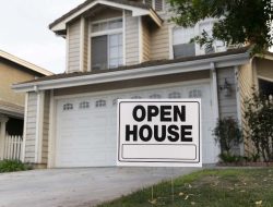 Tradisi Open House, Tante.. Ziarah dan Patah Kunci