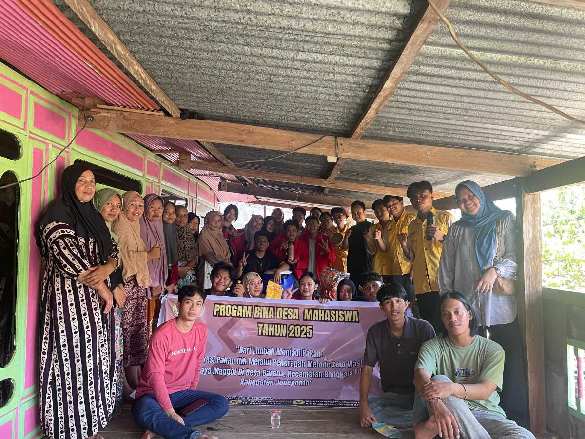 Himpunan Mahasiswa Sosial Ekonomi Peternakan (HIMSENA-UH) Fakultas Peternakan melakukan pengabdian kepada masyarakat melalui program Bina Desa Mahasiswa 2025