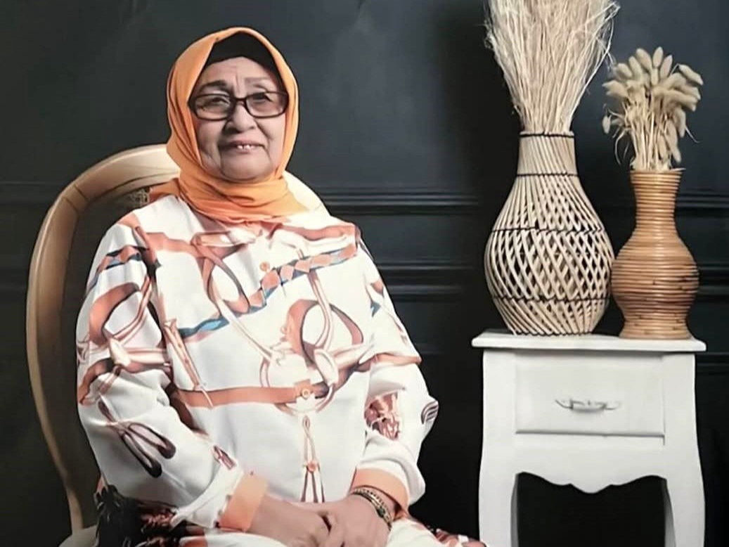 Hj Hatifah Dg.Rannu Binti Massuara Dg.Sikki, ibunda H.Andy Azis Peter, S.H.,M.Si., Sekretaris Daerah Kabupaten Gowa