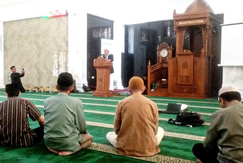 Tabligh Akbar “SULAWESI SELATAN BERSAMA PALESTINA” pada Ahad, 4 Mei 2025 di Masjid Darul Falah Kompleks Minasa Upa Makassar.
