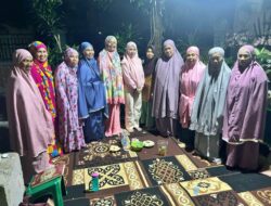 Ibu-ibu K-Apel Lorong Daeng Jakking Belajar Ekonomi Kreatif bersama Akademisi Unhas