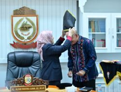 Terima Kunjungan Kerja Wawali Kendari, Aliyah Beri Cinderamata Passapu