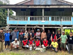Mahasiswa Unhas Demonstrasi Pembuatan Pakan Silase dari Rumput Gajah dan PGPR di Desa Lamatti Riattang