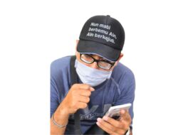 Lupa pada Akar, Terkurung di Kursi