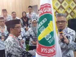 Dr Abdi M.Pd Minta Pengurus Baru PGRI Bone Mengibarkan Bendera Pataka ke Seluruh Pelosok Daerah