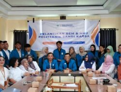 Direktur Politeknik Sandi Karsa Lantik Presiden BEM