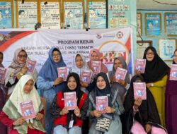 Dorong Kemandirian Ekonomi Keluarga, KKN-T Unhas Sosialisasikan Manajemen Keuangan Rumah Tangga