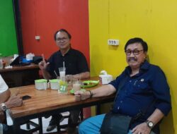 Poster Film Bioskop dan Promosi Pertunjukan Teater